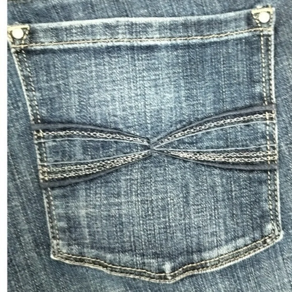 White House Black Market Noir Flare Jeans Women's Size 14R Blue Denim Jeans‎